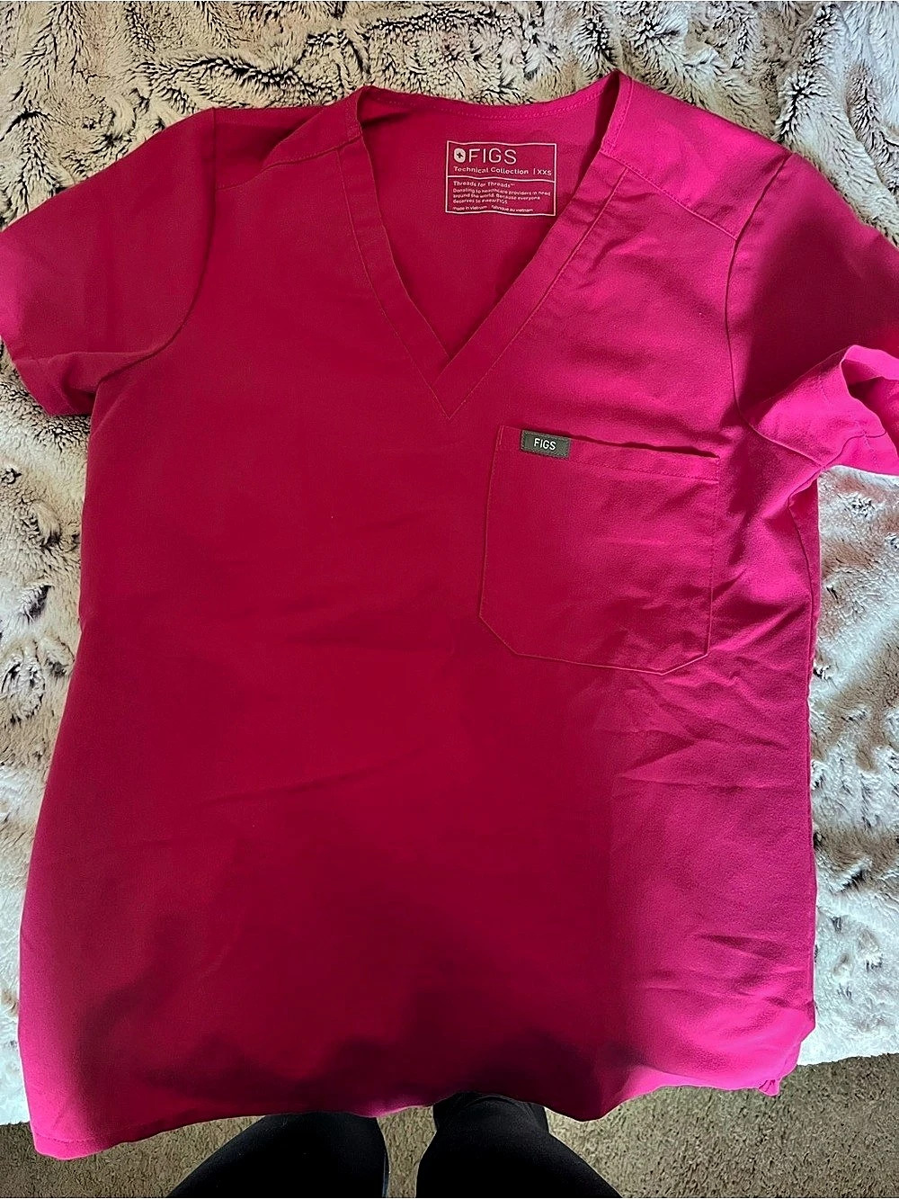 FIGS Casma Three-Pocket Scrub Top Pink